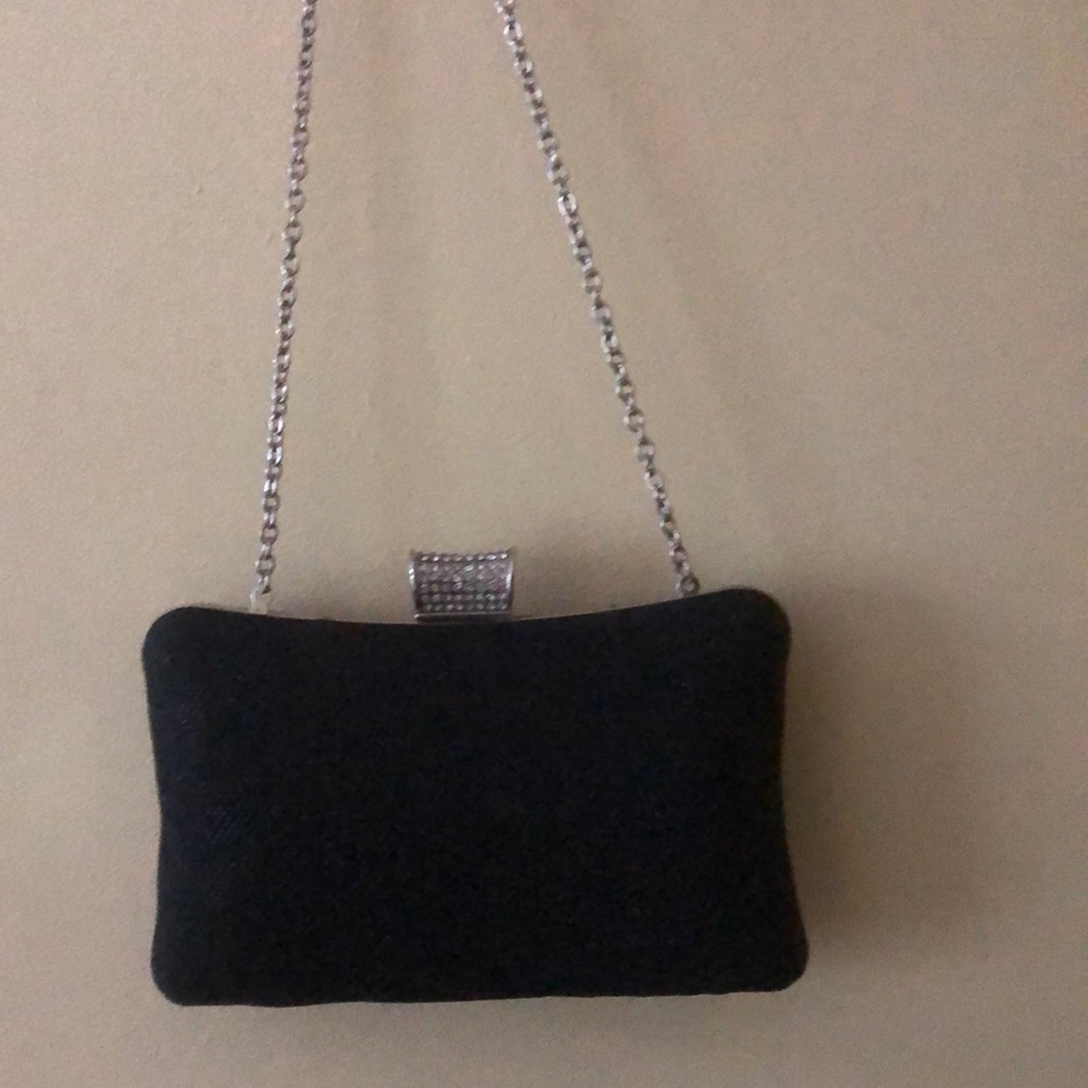 Little black purse with chain